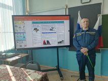 Правила поведения на водоемах от спасателя-водолаза Поисково-спасательной группы г.Конаково Гусева А.А.