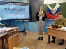 Читаем военную поэзию.