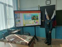 Вспоминаем правила поведения при пожаре